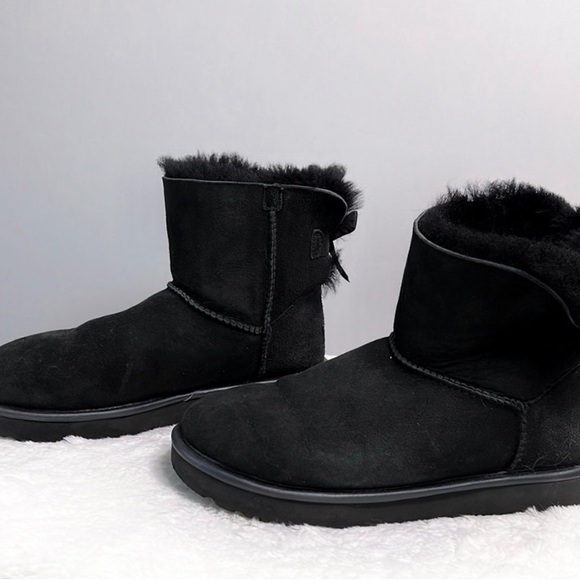 Ugg Mini Bailey Bow II Boot size 9 - Picture 3 of 10